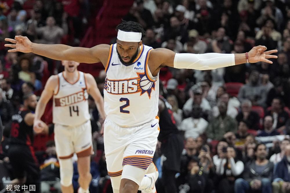 她在比赛中 她在比赛中