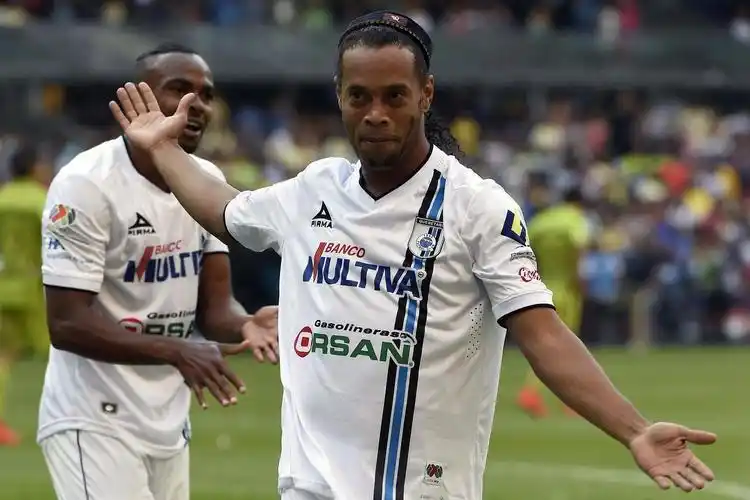 不少人都在 不少人都在